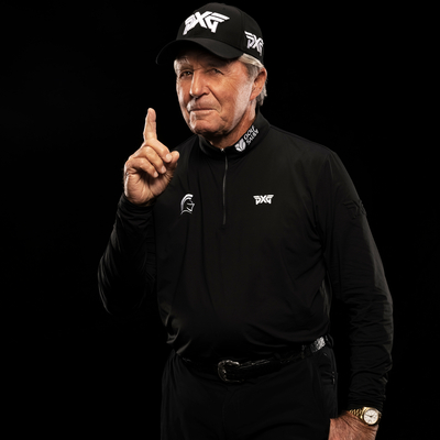 Gary Player pointing up